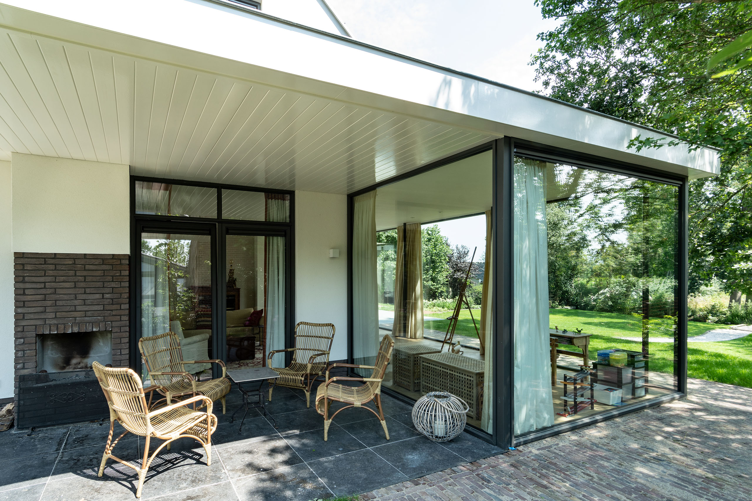 AG architecten moderne rietgedekte villa Heemskerk Woonkeuken-