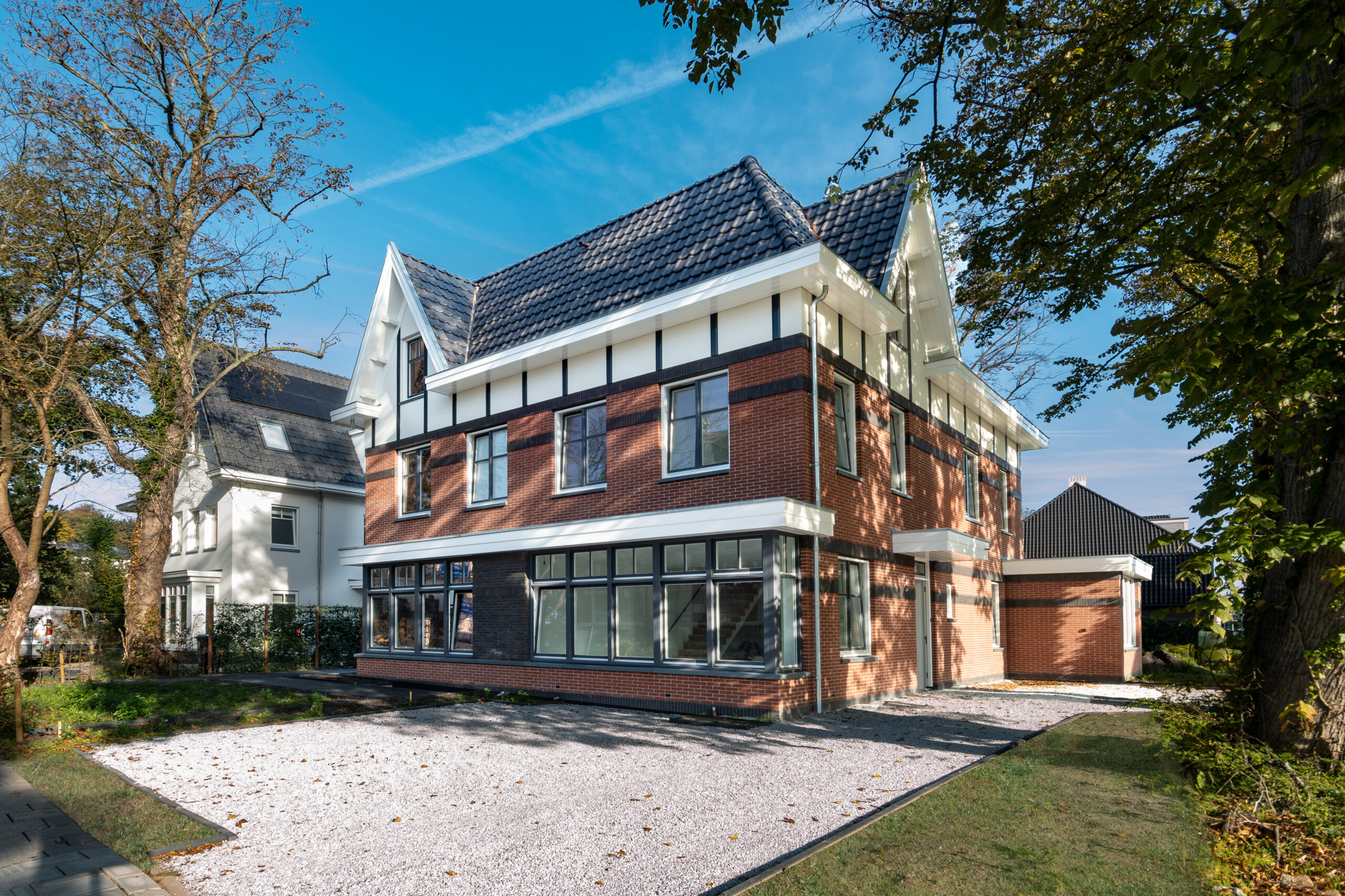 AG architecten moderne rietgedekte villa Heemskerk Voorkant-