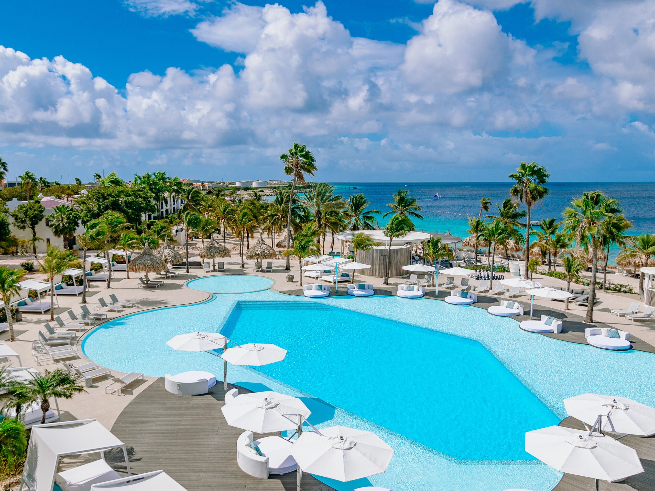 Plaza Beach Resort Bonaire AG architecten zwembad