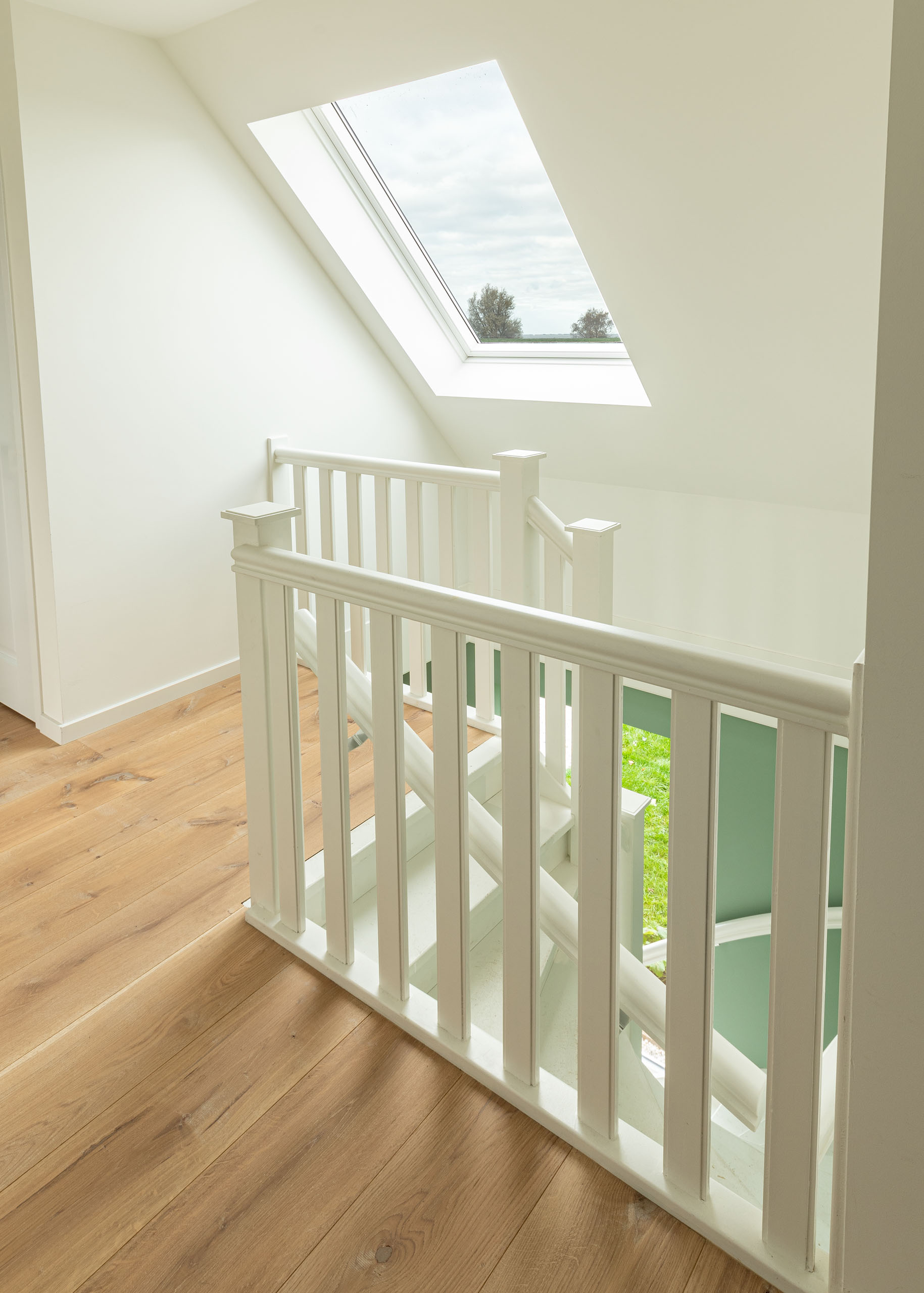 AG architecten moderne rietgedekte villa Heemskerk Detail zijkant