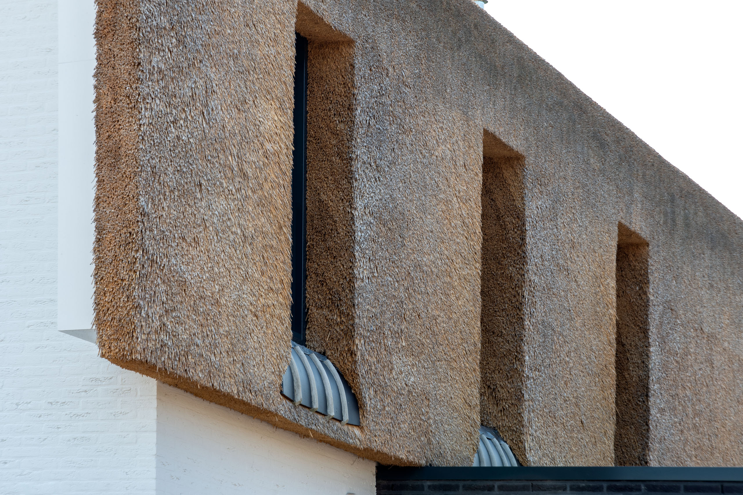 AG architecten moderne rietgedekte villa Heemskerk Woonkeuken