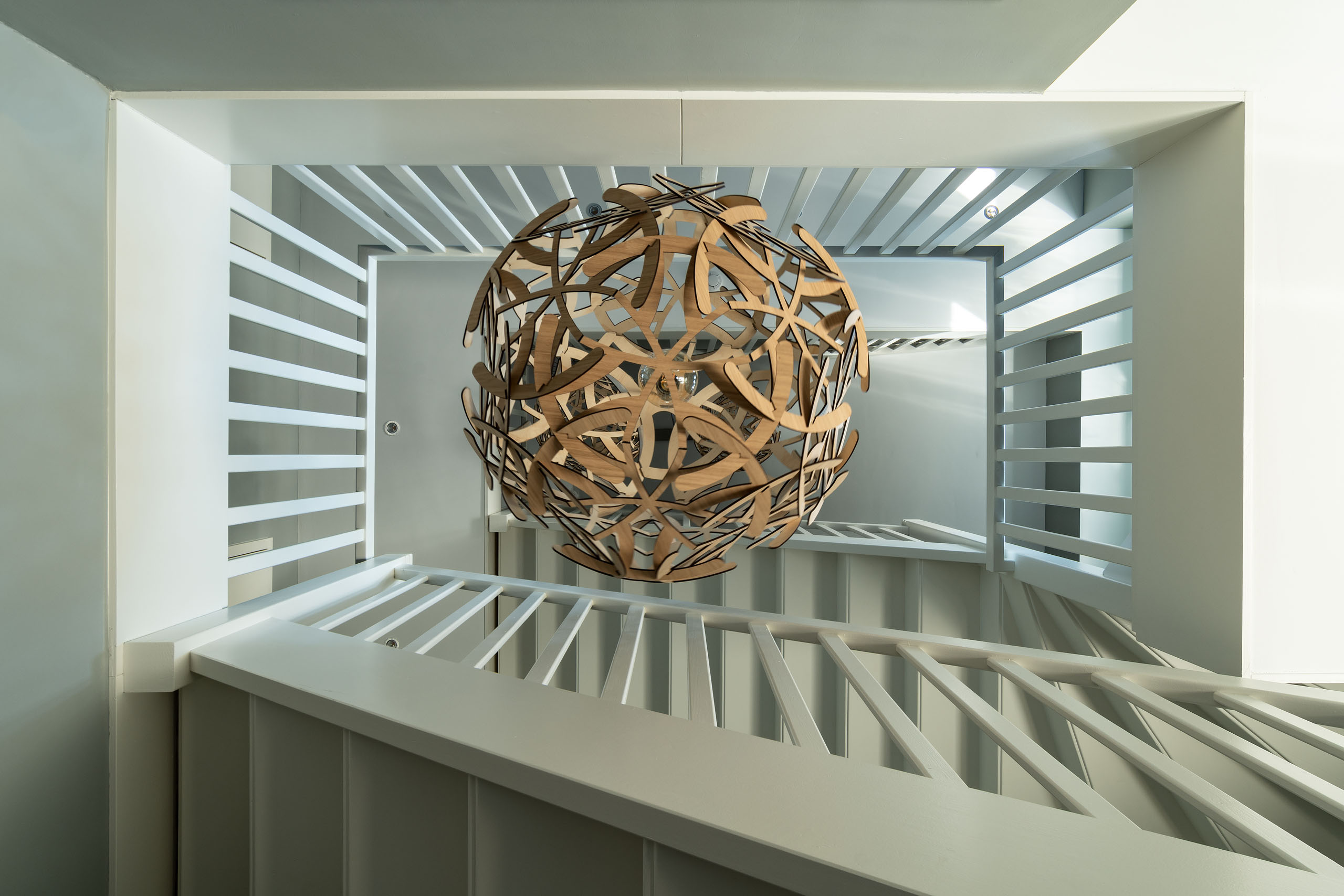 AG architecten moderne rietgedekte villa Heemskerk achterkant