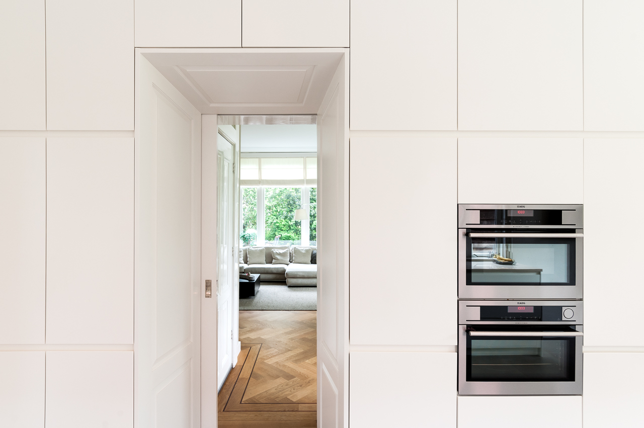 AG architecten moderne rietgedekte villa Heemskerk Voorkant-