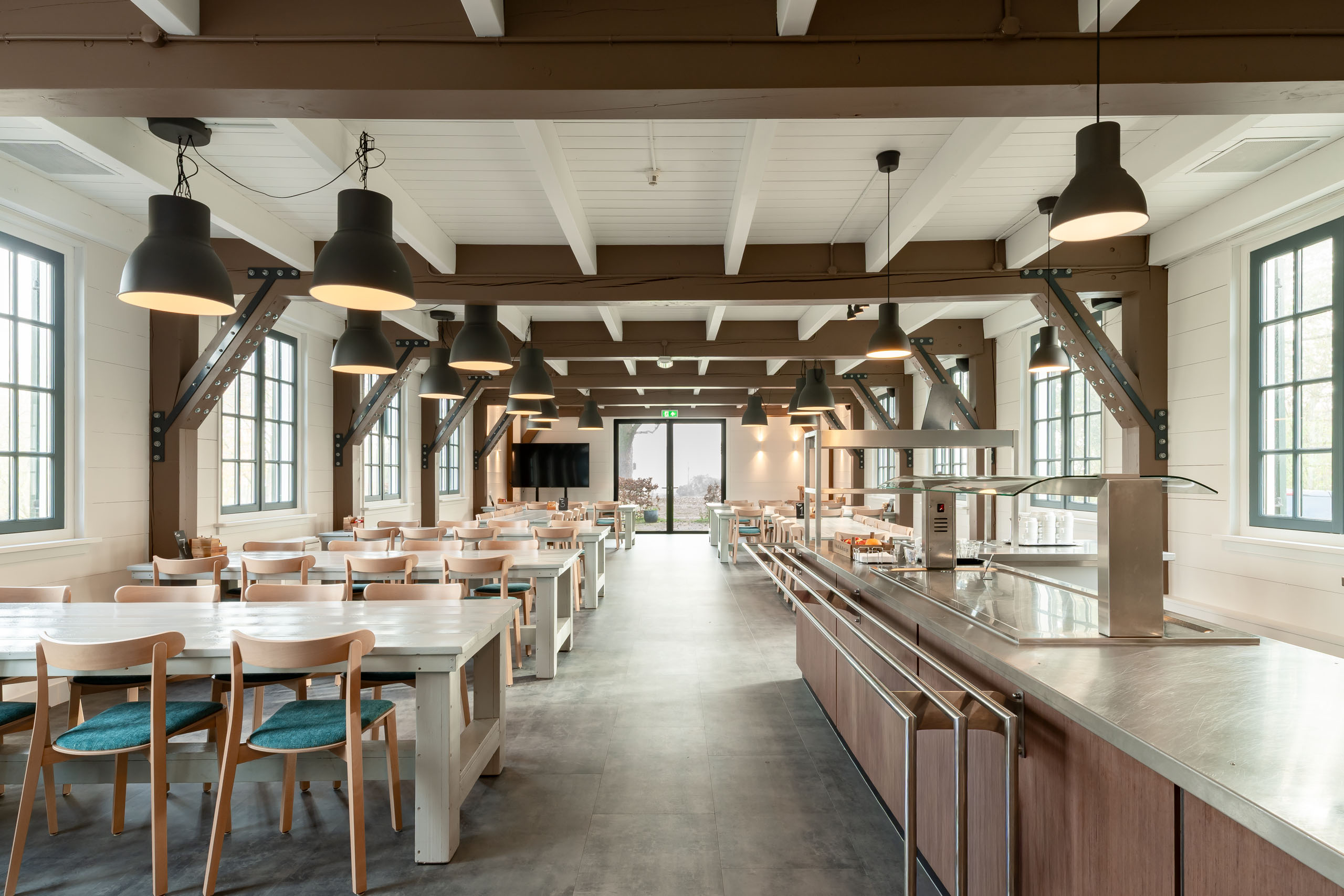 AG architecten moderne rietgedekte villa Heemskerk Detail kolom zijkant