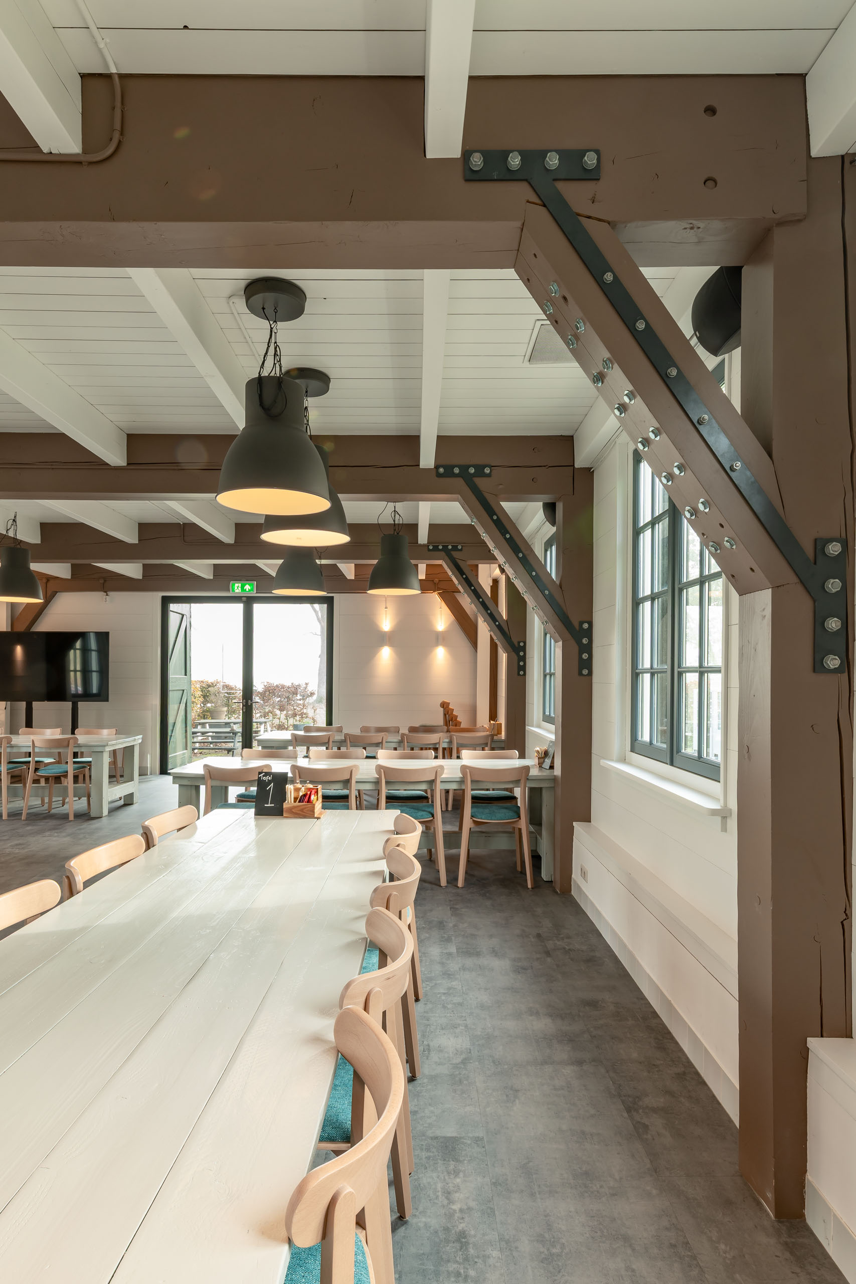 AG architecten moderne rietgedekte villa Heemskerk Woonkeuken