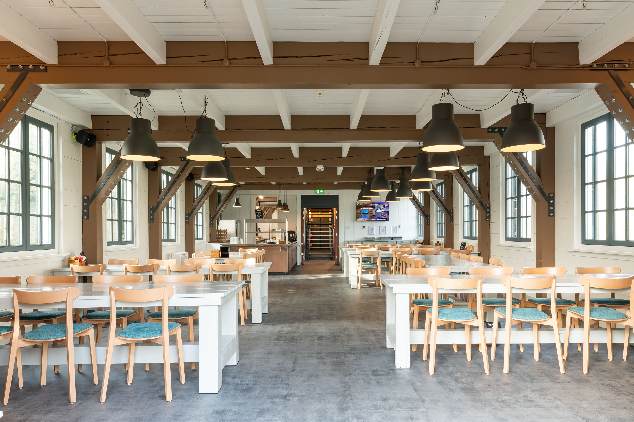 AG architecten moderne rietgedekte villa Heemskerk Detail kolom zijkant