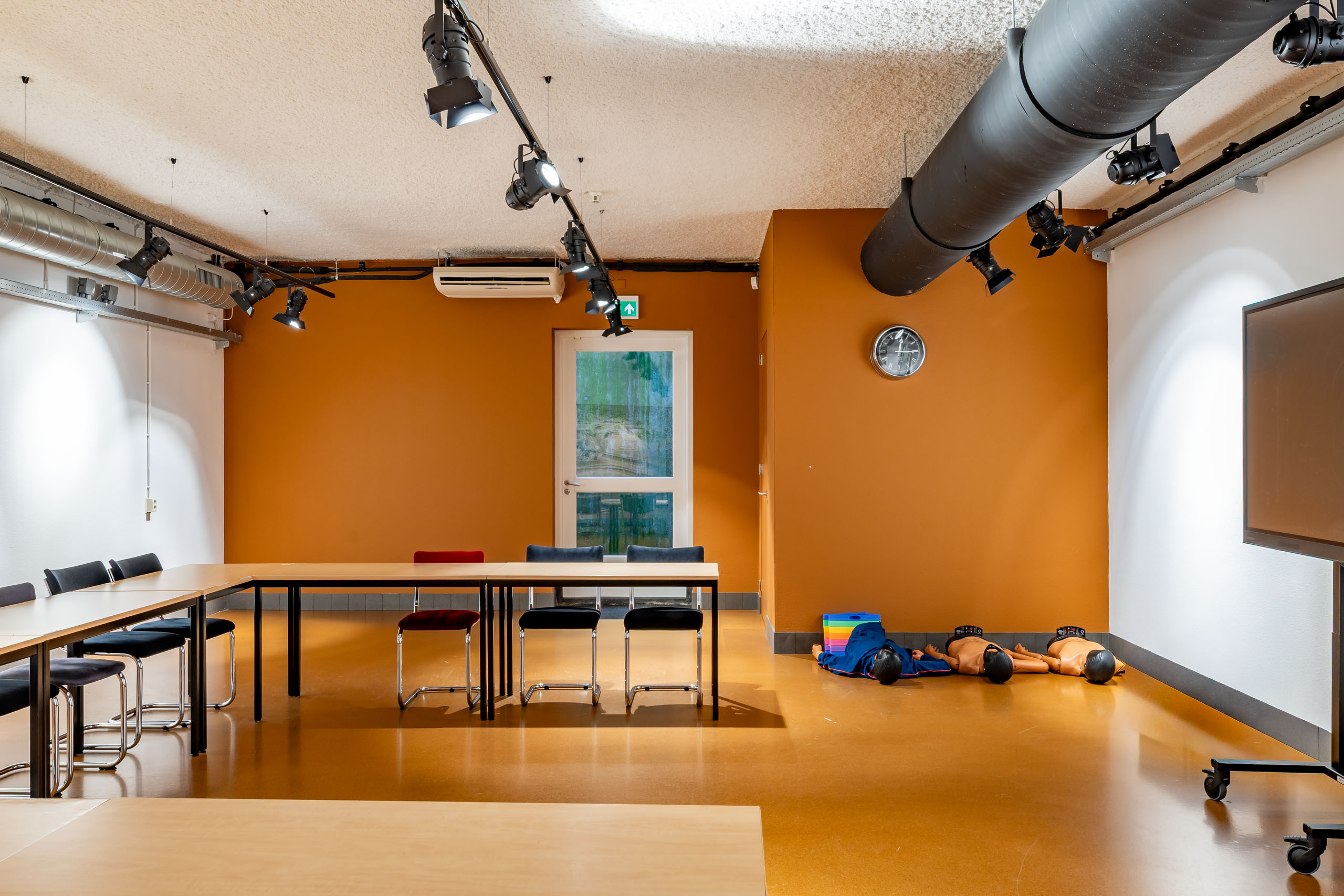 AG architecten moderne rietgedekte villa Heemskerk Detail zijkant