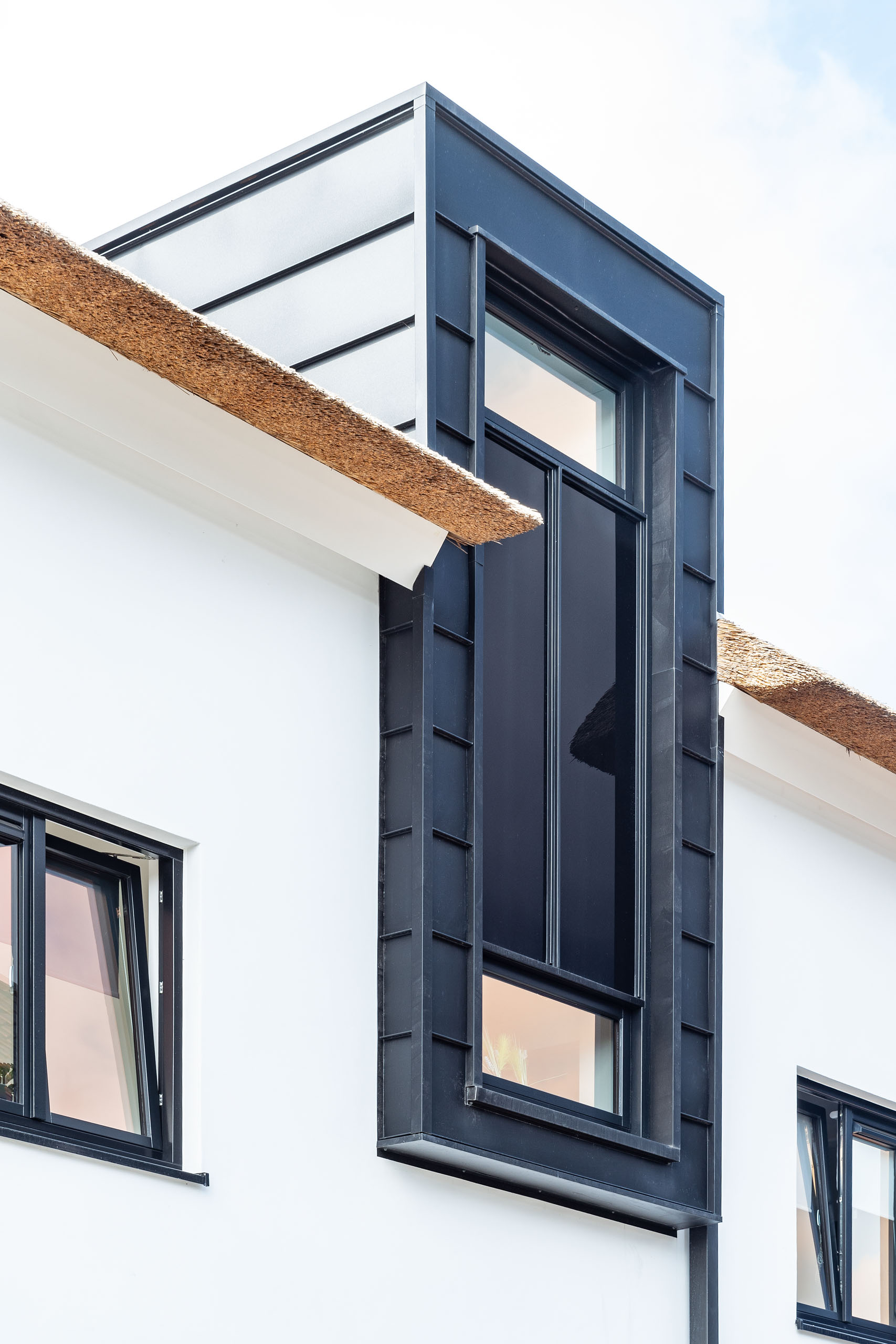 AG architecten moderne rietgedekte villa Heemskerk Woonkeuken