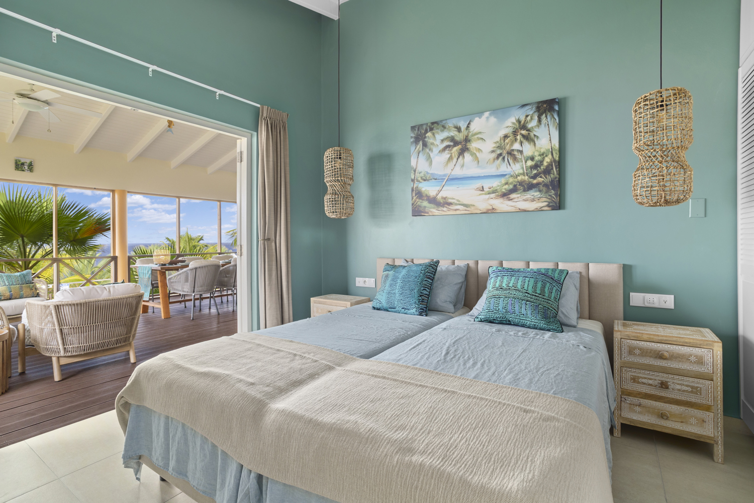 AG architecten moderne rietgedekte villa Heemskerk achterkant